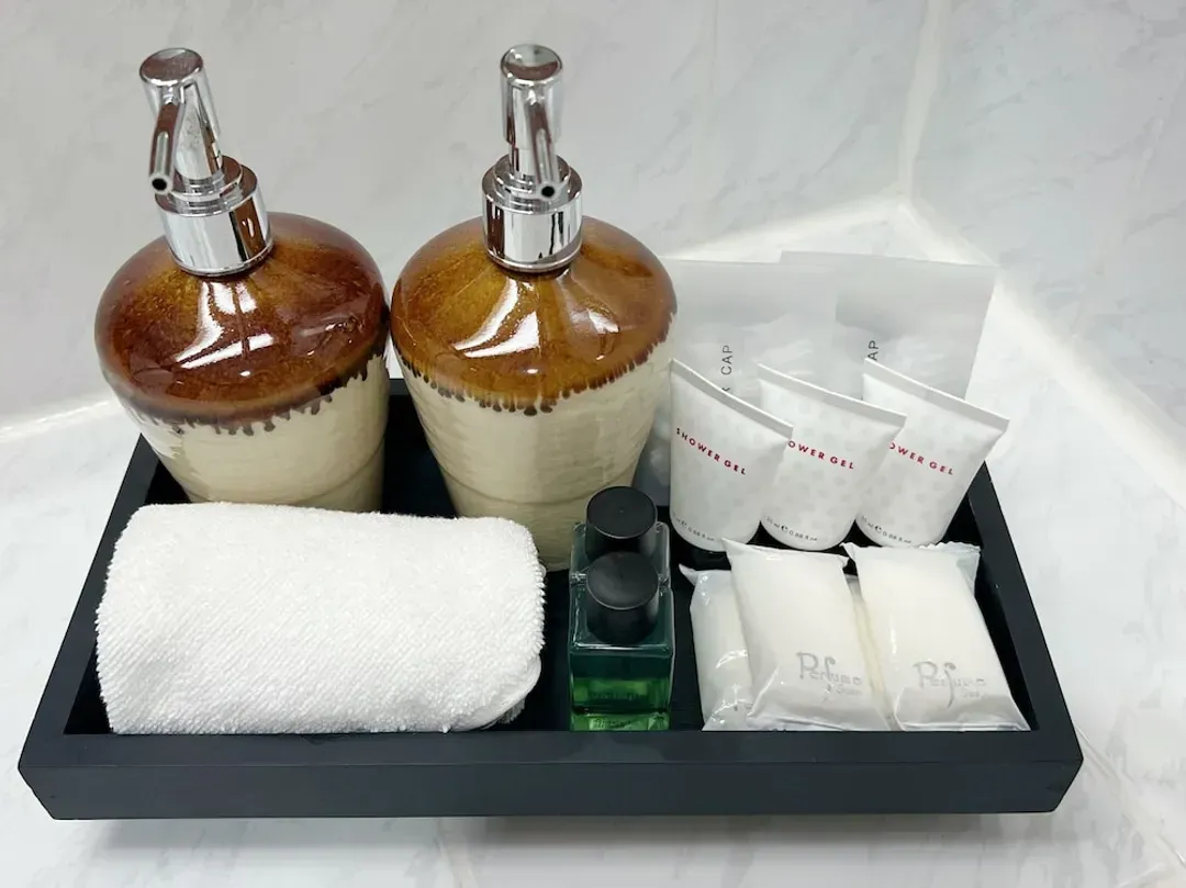 Bathroom amenities