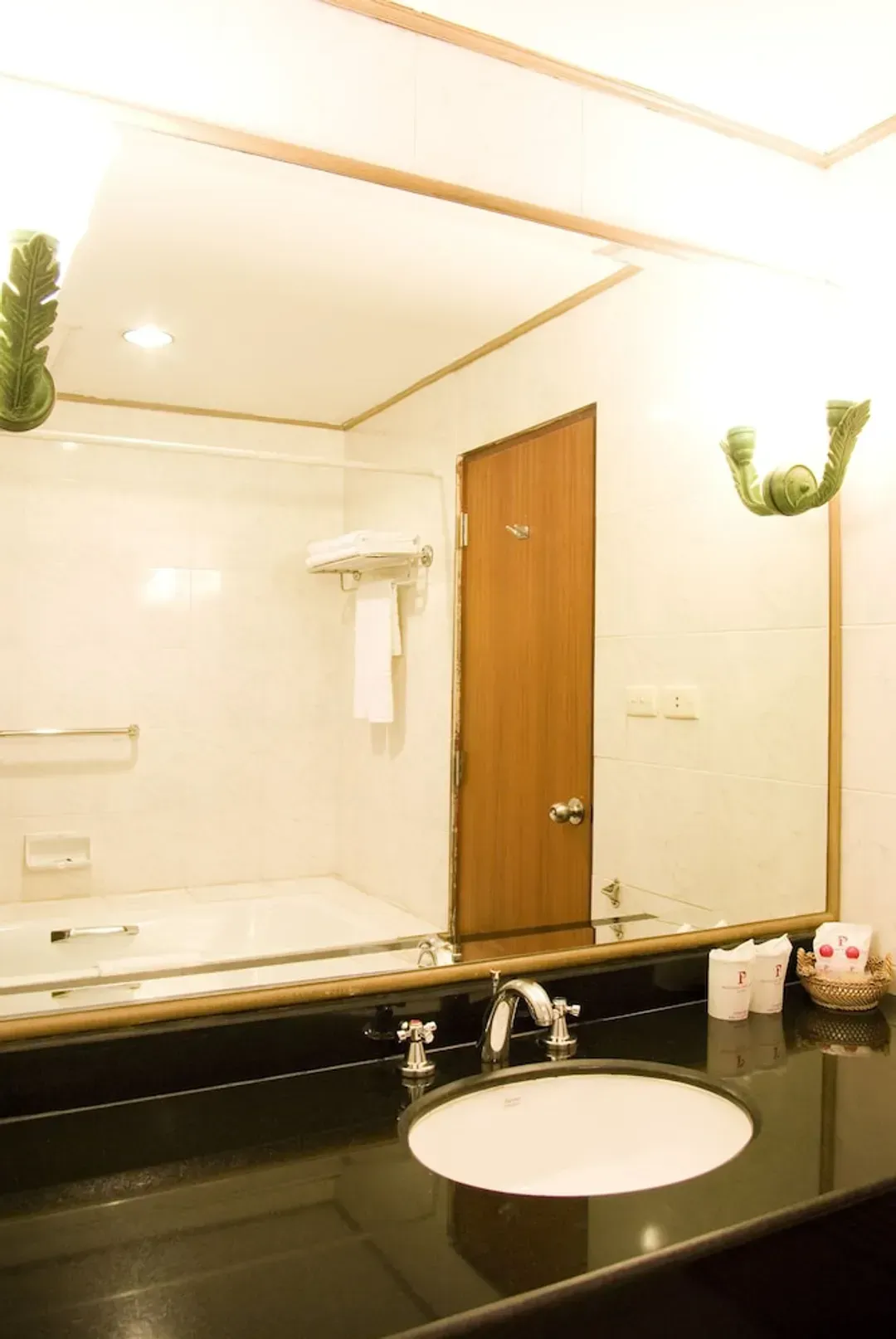 Bathroom sink