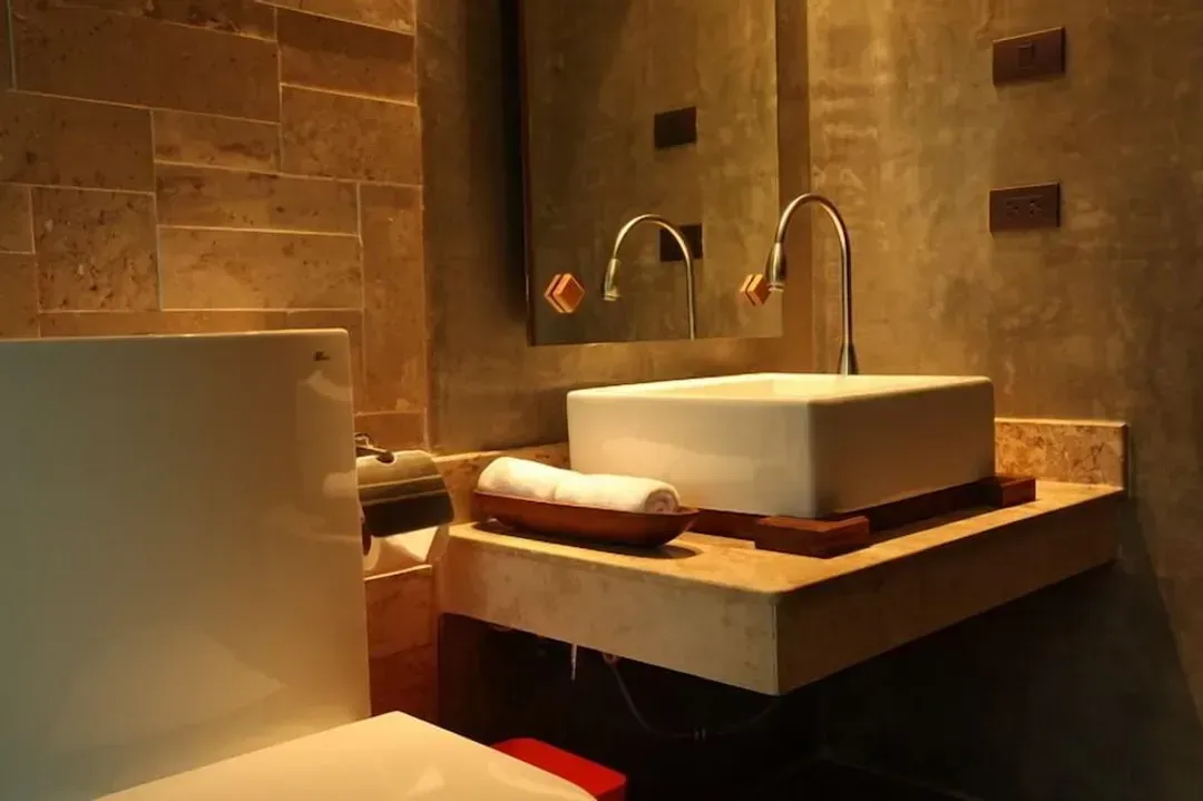 Bathroom sink