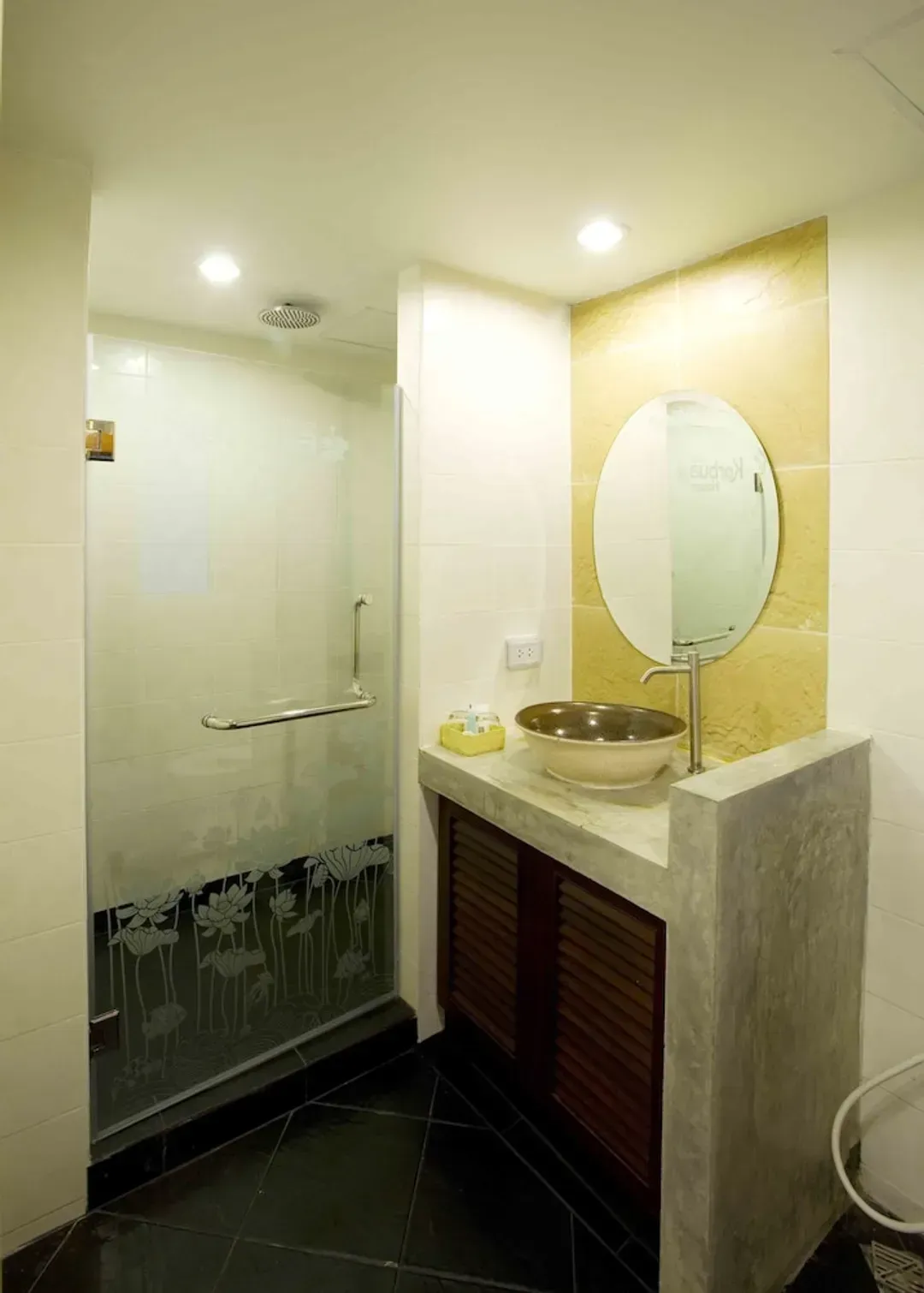 Bathroom shower
