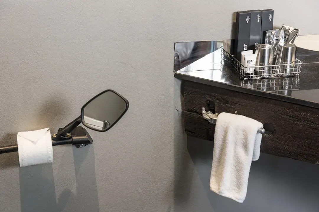 Bathroom amenities