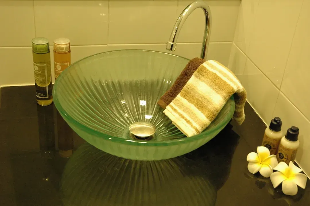 Bathroom sink