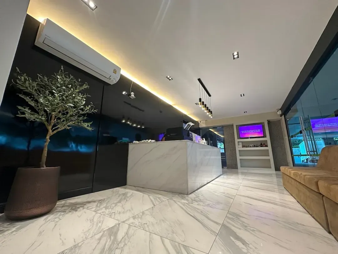 Check-in/check-out kiosk