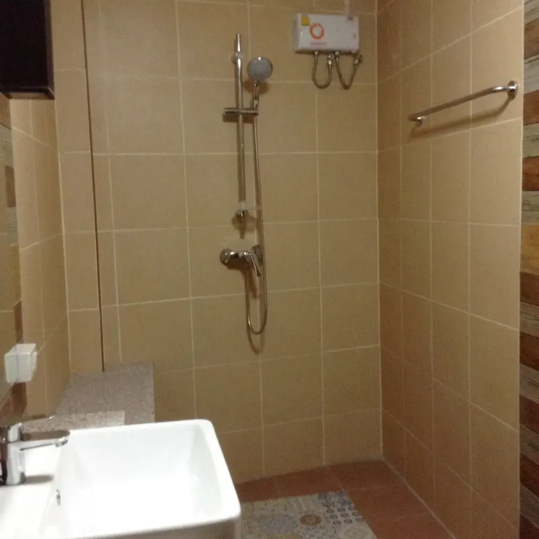 Bathroom shower