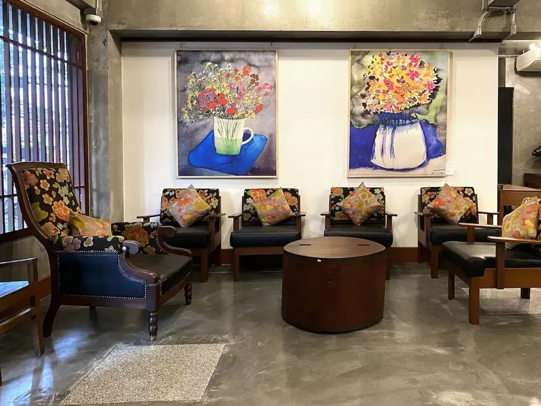 Lobby sitting area