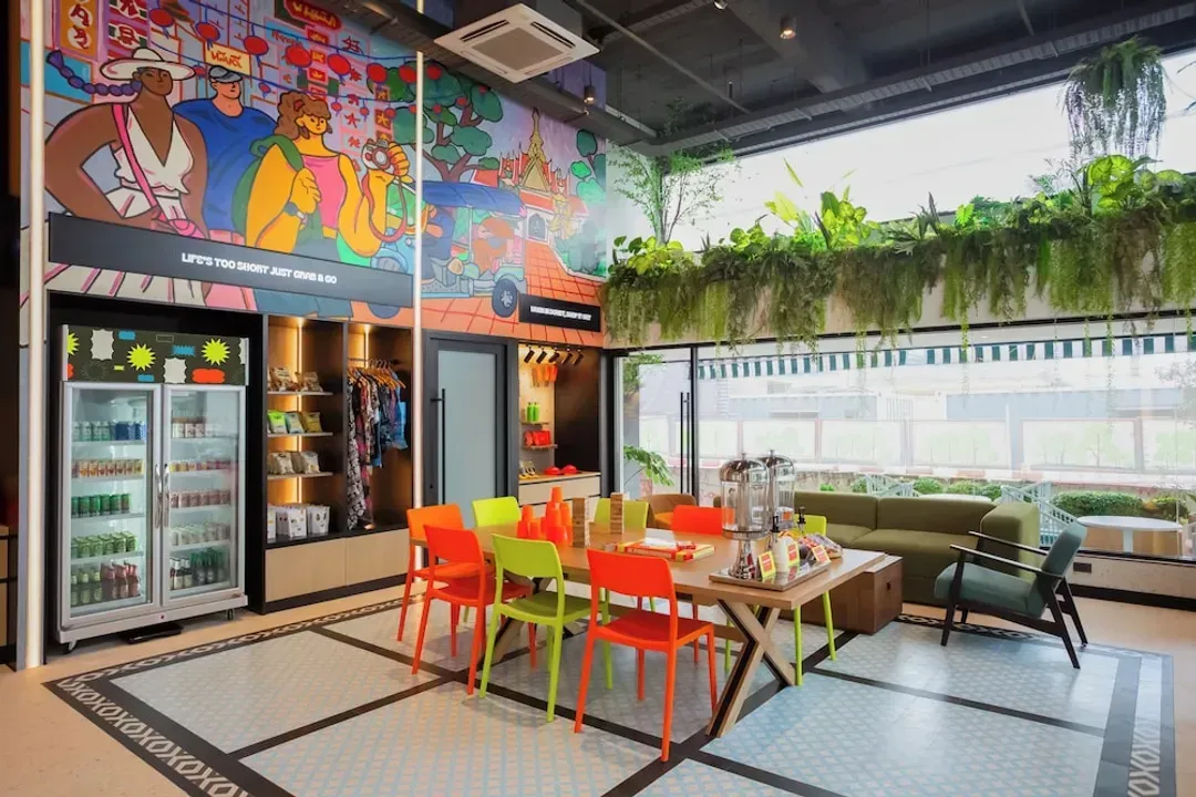 Lobby lounge