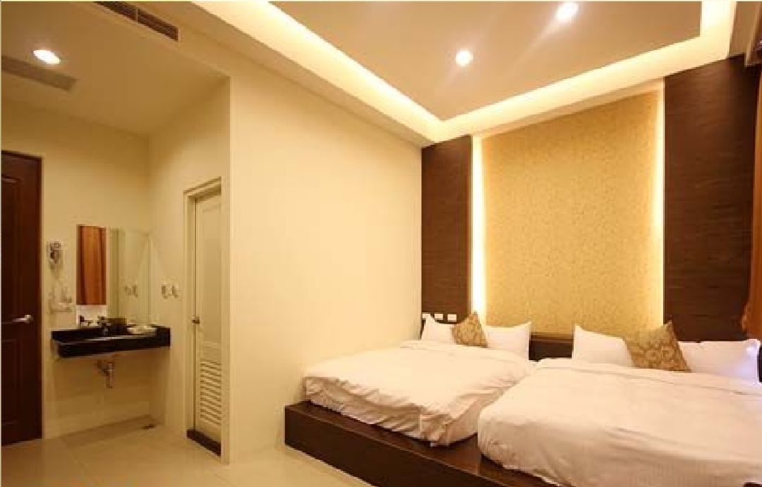 Room and Board Hall 1