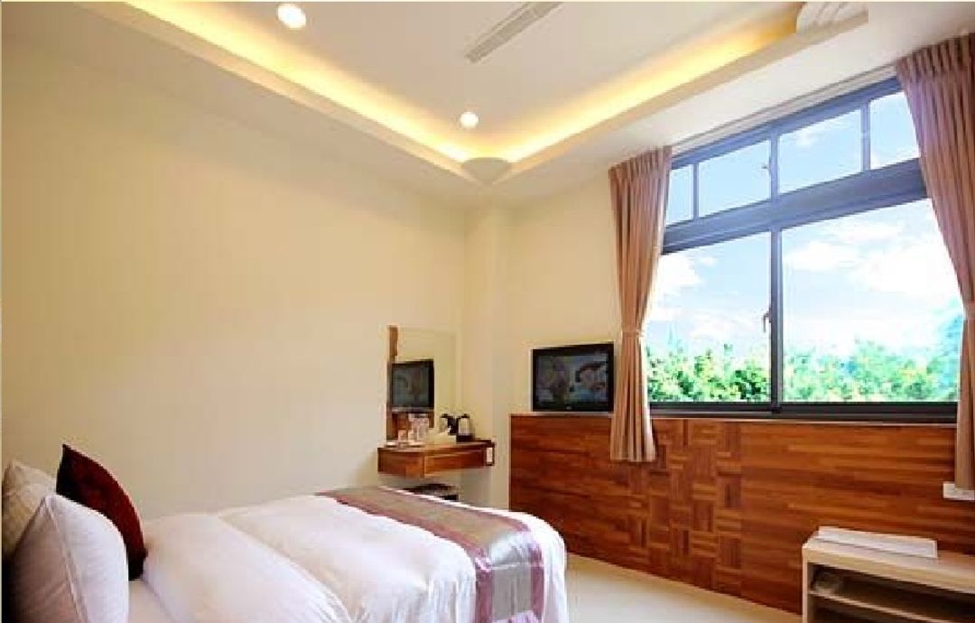 Room and Board Hall 1