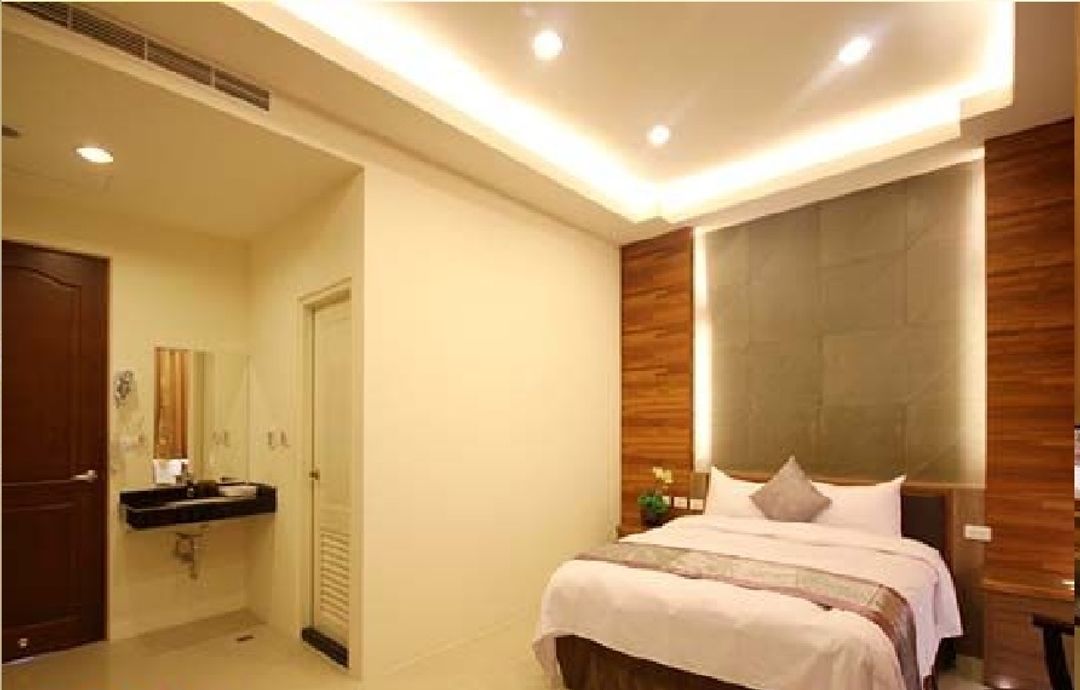 Room and Board Hall 1