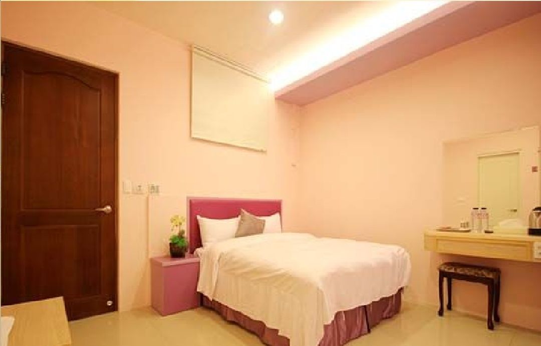 Room and Board Hall 1