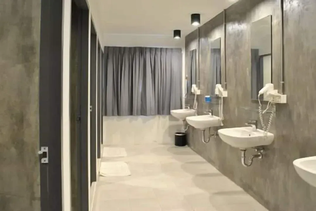 Bathroom sink