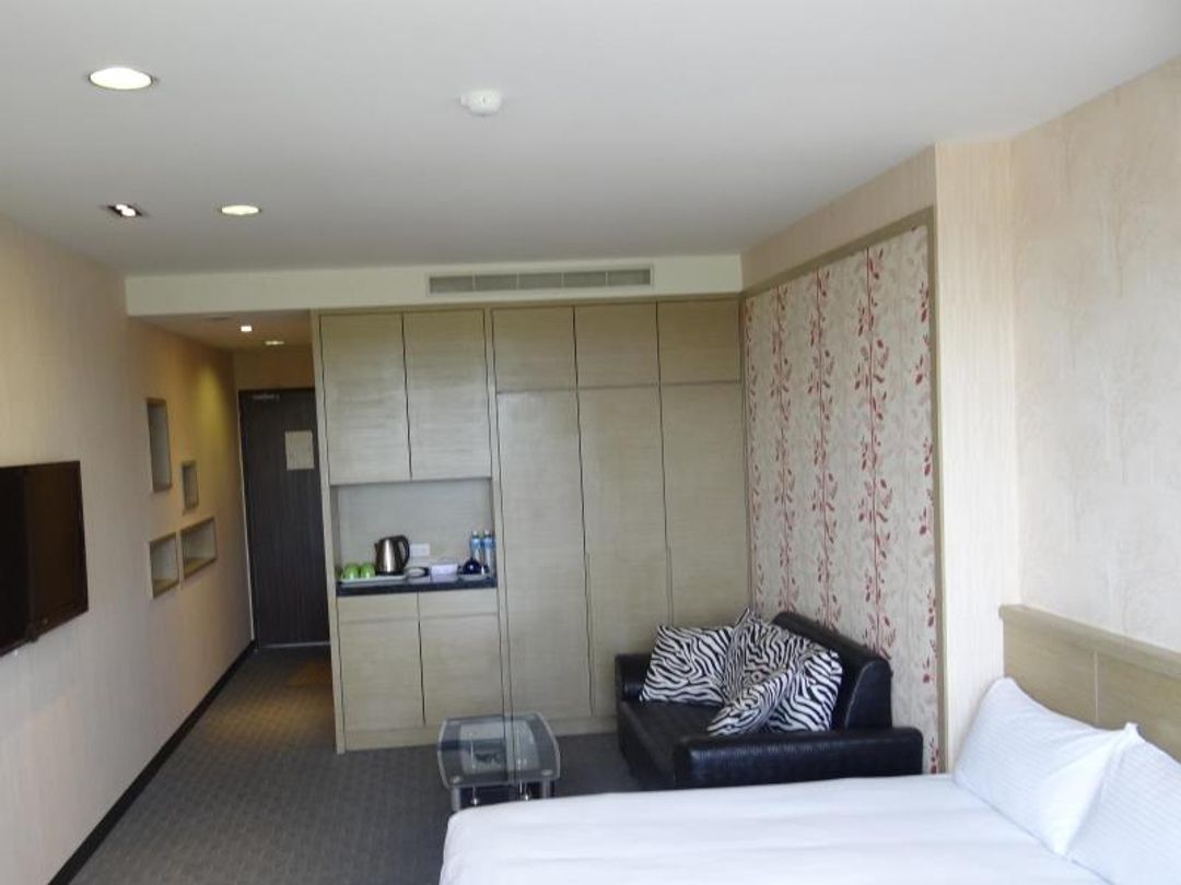 홈풀 호텔 (Home Full Hotel)