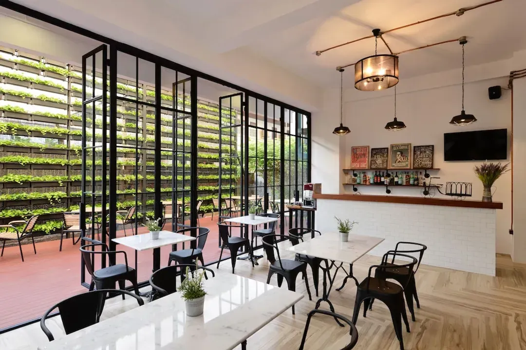 Lobby lounge