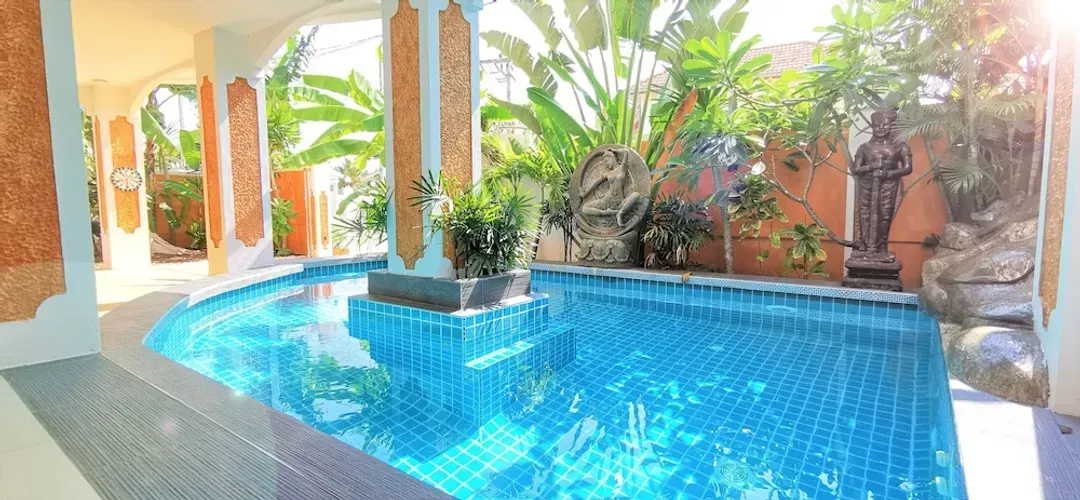 Private spa tub