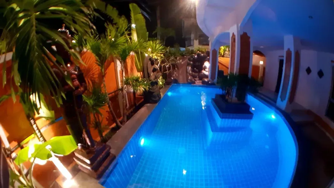 Pool waterfall