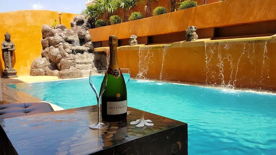 Poolside bar