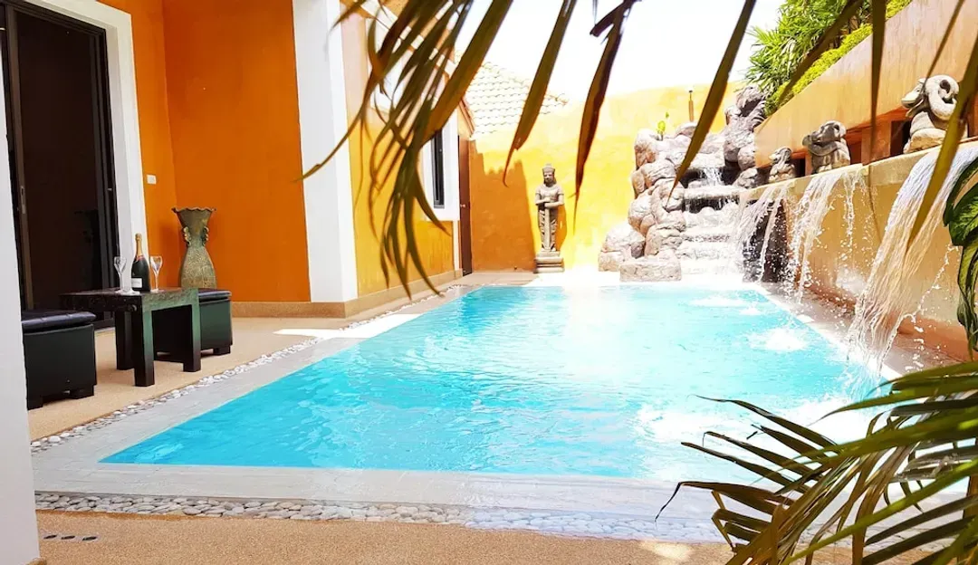 Private pool