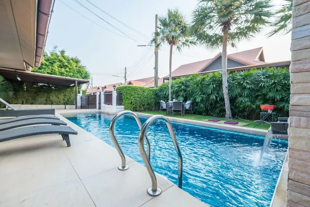 Private pool