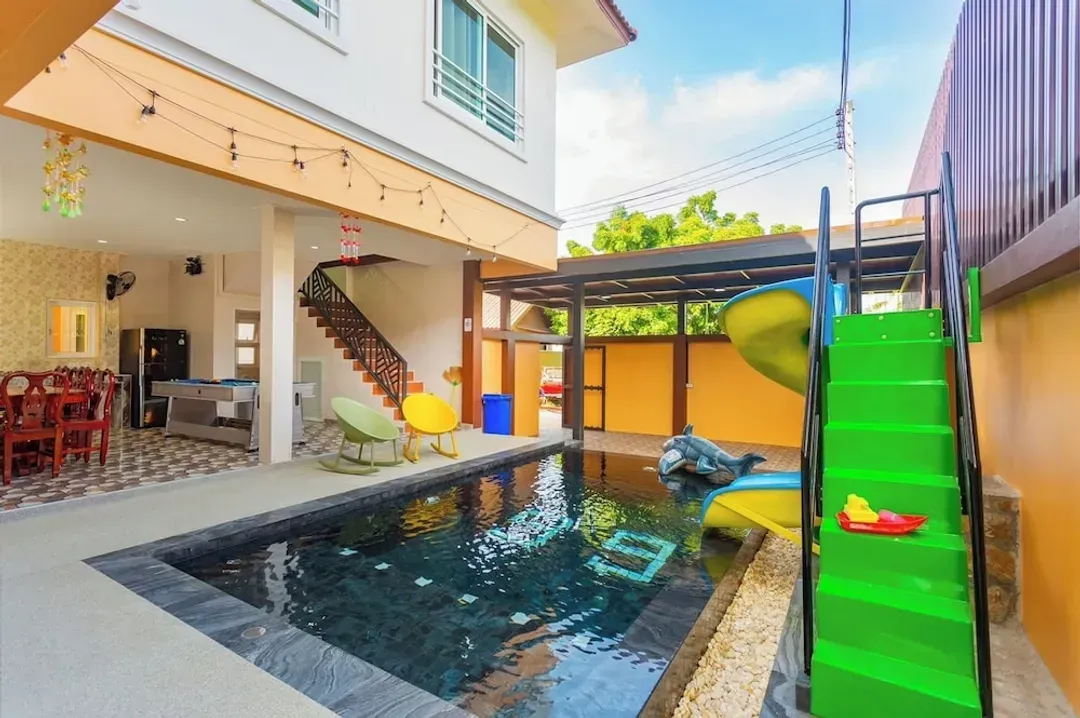春武里府-99 Pool Villa