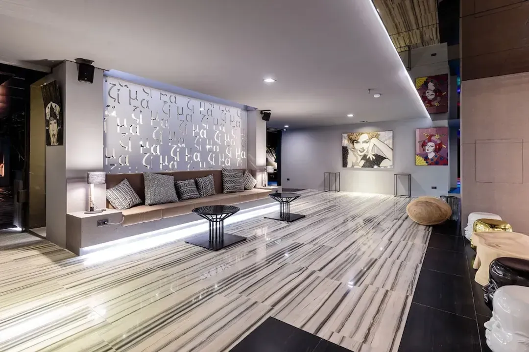 Lobby sitting area