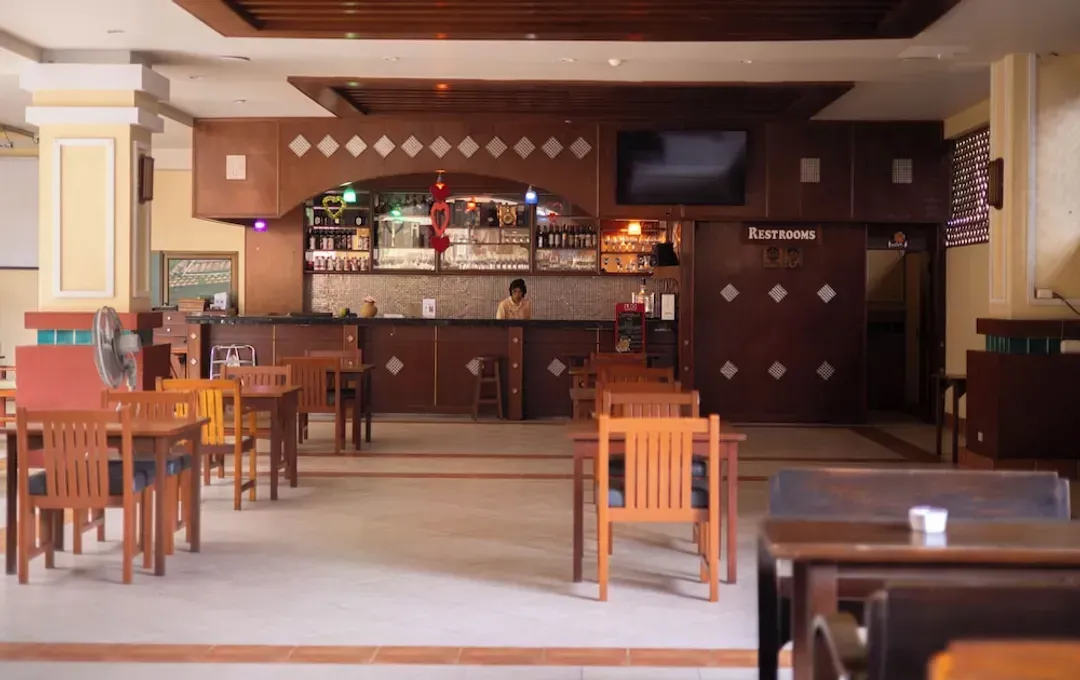 Lobby lounge