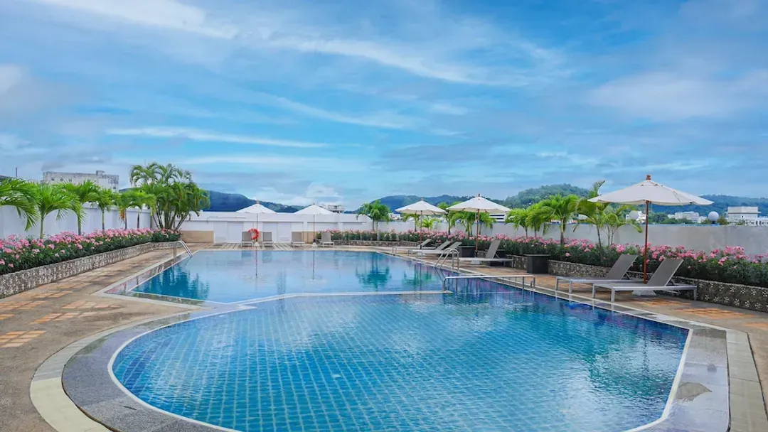 Rooftop pool