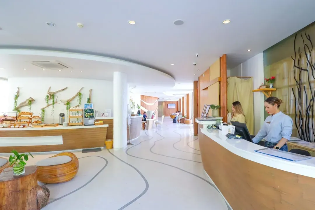 Lobby lounge