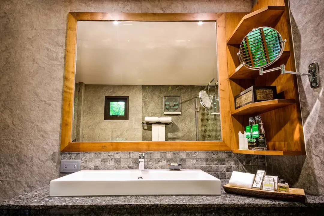 Bathroom sink