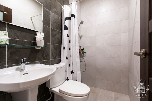 Middle House-Quadruple Room-4