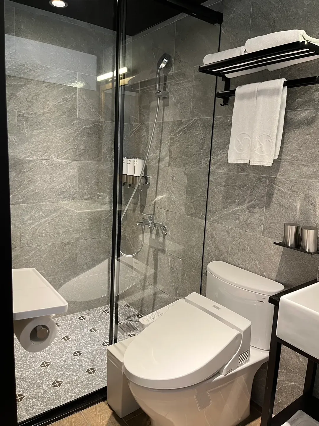 小公館人文旅舍 NK HOSTEL｜近饒河夜市