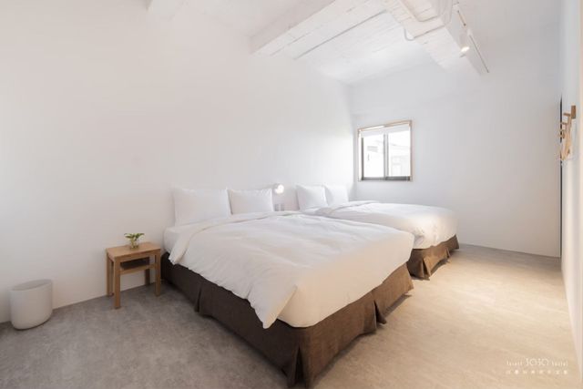 quadruple room - window room