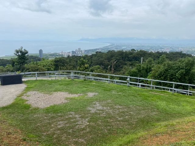 微笑灣休閒農場｜無邊際泳池、百萬夜景、景觀露營車-【自搭帳】B區-草地碎石區 11m*7m ll 兩帳包區-2