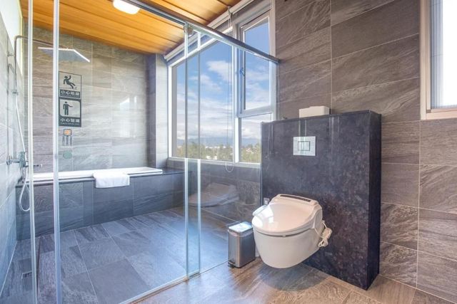 WMS villa-Premium Quadruple Room-5