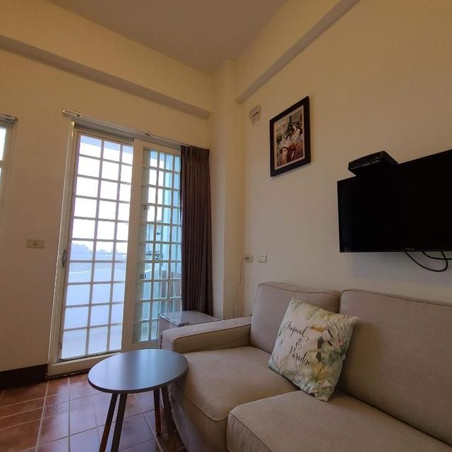 Blue Ocean Hill-(Queen Room with Balcony)-7