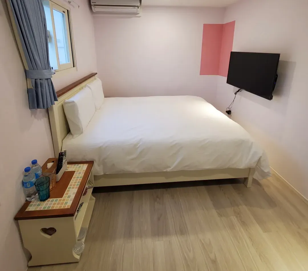 小窝旅店(罗东夜巿店)｜罗东夜市步行3分钟