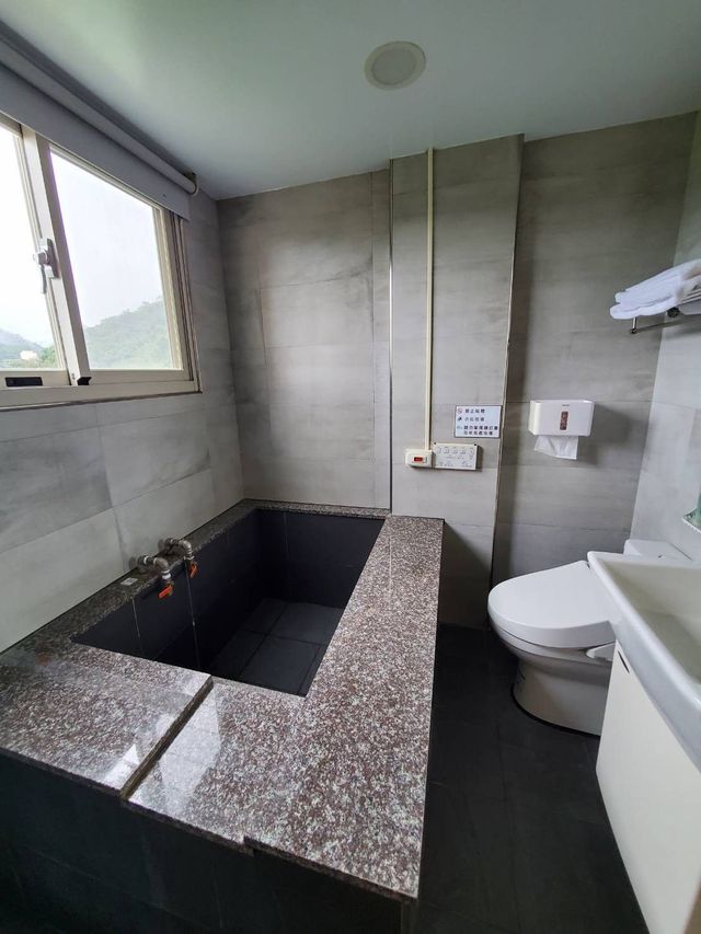 Slow Wow Hot Spring Hotel-Standard Double Room-5