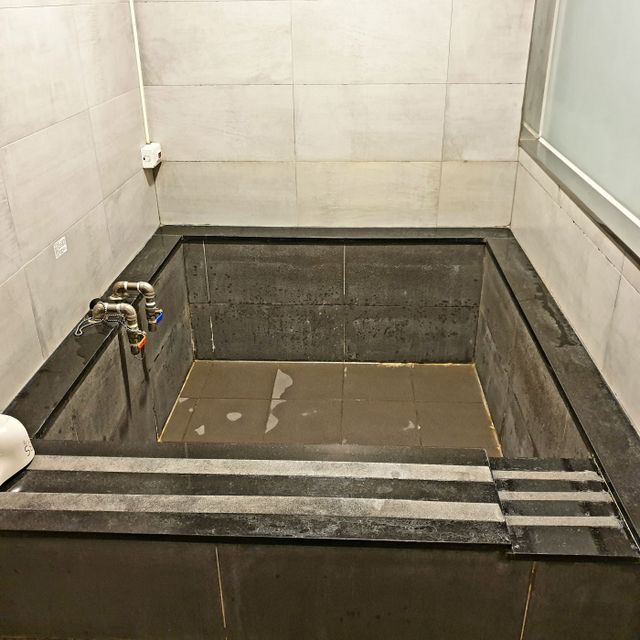 Slow Wow Hot Spring Hotel-Double Room without Window-6