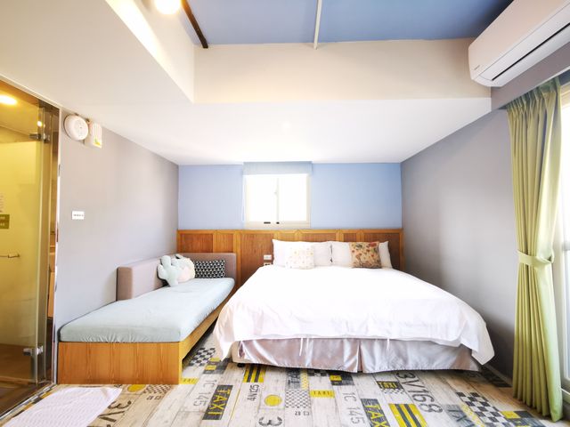 Slow Wow Hot Spring Hotel-Deluxe Double Room-4