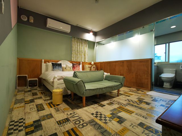 Slow Wow Hot Spring Hotel-Deluxe Double Room-1