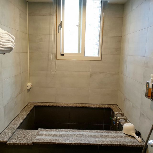 Slow Wow Hot Spring Hotel-Slide parent-child room: basically two adults + a 12-year-old child, if an additional child is under 6 years old, no charge for 0-3 years old, no breakfast is provided, 4-6 years old must add 100 yuan for cleaning fee when sharing a bed. Need breakfast pl-6