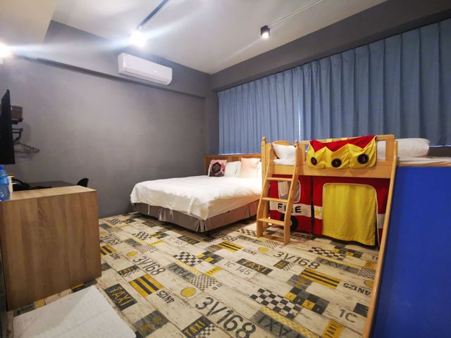 Slow Wow Hot Spring Hotel-Slide parent-child room: basically two adults + a 12-year-old child, if an additional child is under 6 years old, no charge for 0-3 years old, no breakfast is provided, 4-6 years old must add 100 yuan for cleaning fee when sharing a bed. Need breakfast pl-3