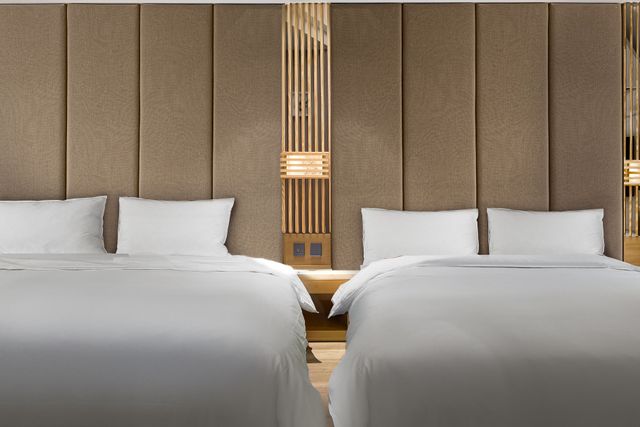Gemalan FL Spring Hotel-Standard Quadruple Room-1