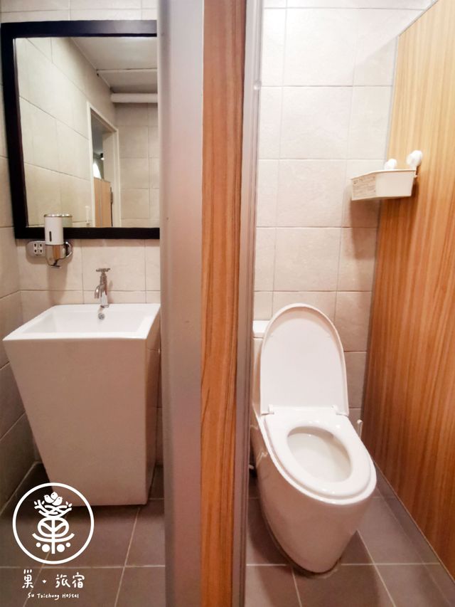 Nest lodging-Double Bunk Bedroom Shared Bathroom-4