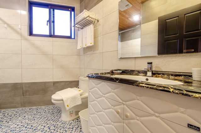 Play Tong Homestay-A202 Quadruple Room-9