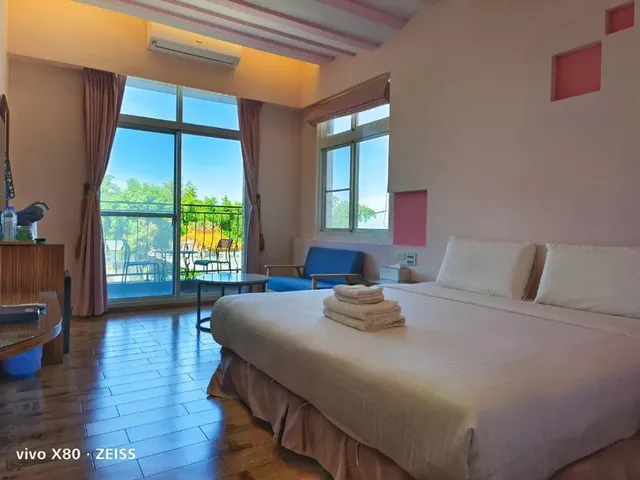 Lunar Mare Inn-Queen Room with Balcony-14