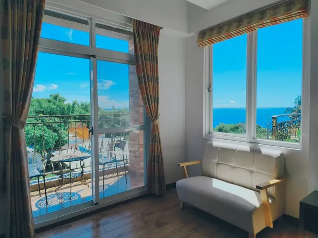 Lunar Mare Inn-Queen Room with Balcony-6
