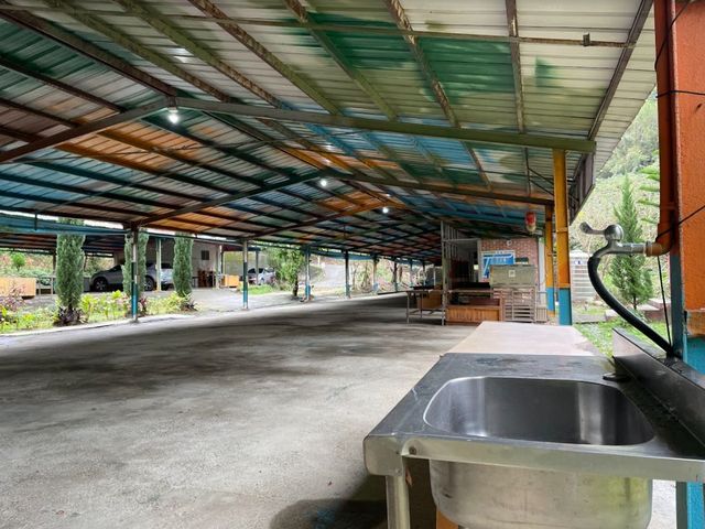 依杉林露營區｜彩虹雨棚營位！-【自搭帳】水泥地營區 11m*6m-2