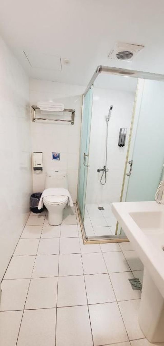 喜園旅店-標準雙床房 - 無窗-4