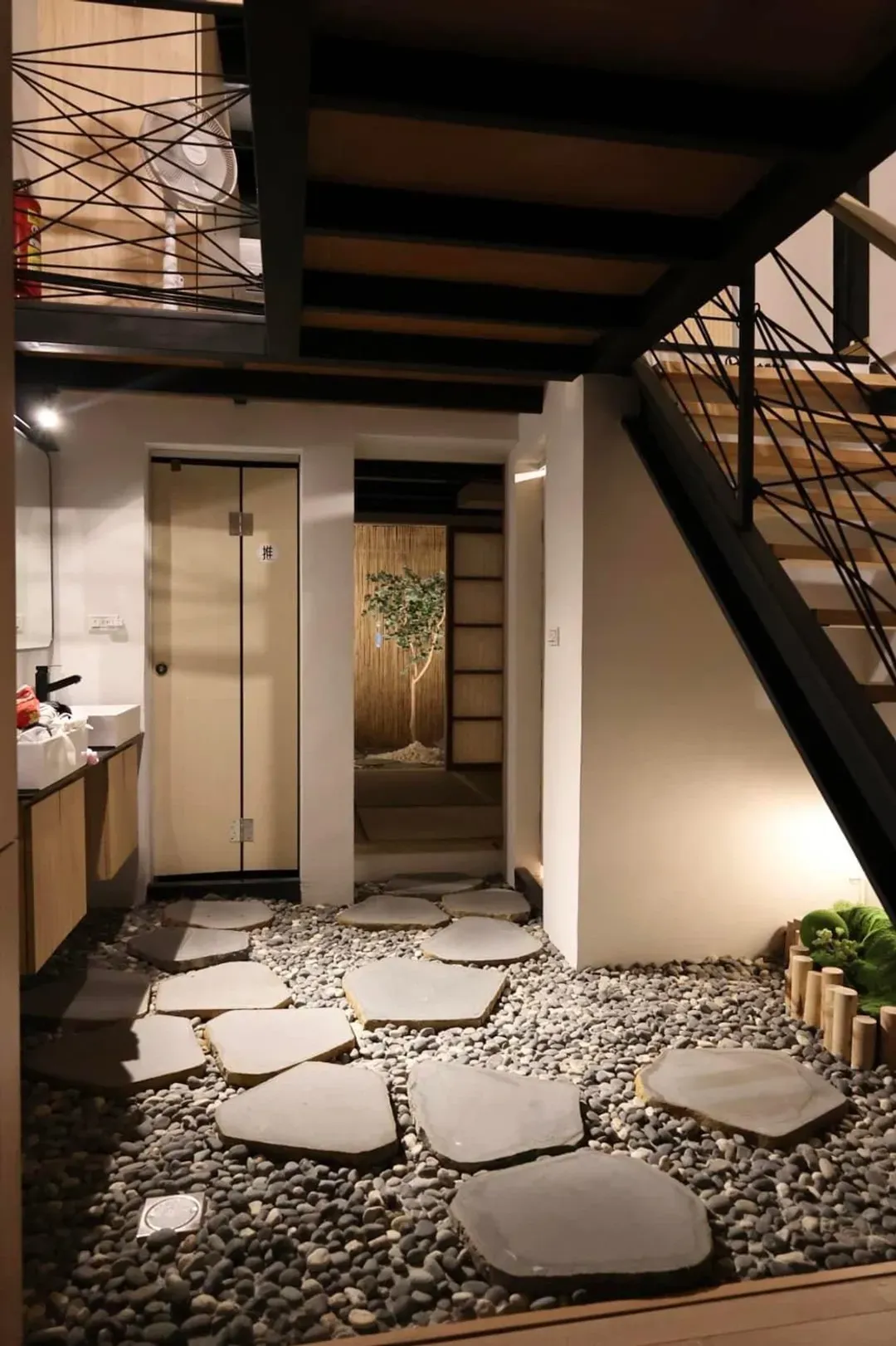 [Catch Phoenix] Guest House
