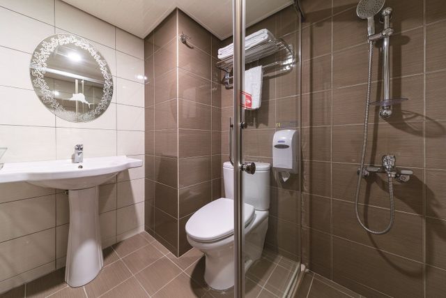 Fish Hotel Taitung-Deluxe Twin Room (Room only)-5